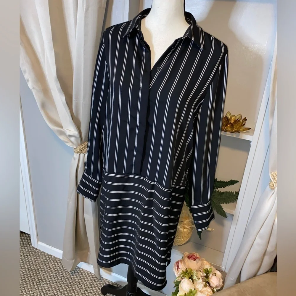 Cremieux size Small EUC White Black Pinstriped Collard Shirt Long Sleeve Dress